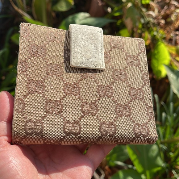 Authentic Vintage Gucci Wallet - Picture 4 of 17